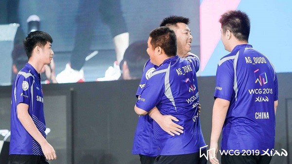  网坛父子兵齐上阵，传承精神感动全场