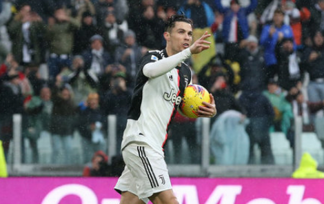 主帅战术调整见效,弱旅逼平领头羊