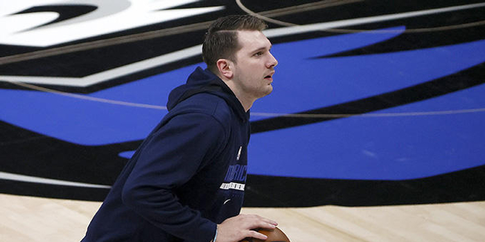  东契奇超神发挥独行侠大胜森林狼