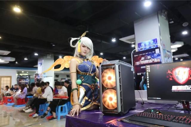  电竞装备全面革新，专业外设助力选手突破极限